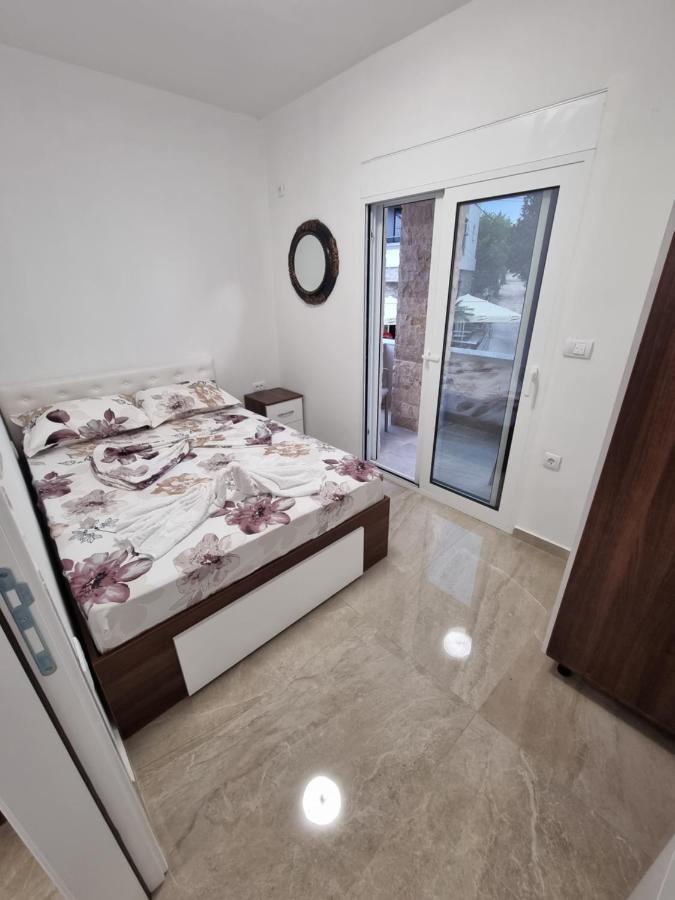 Ebra Lux Apartmani Добра Вода Екстер'єр фото